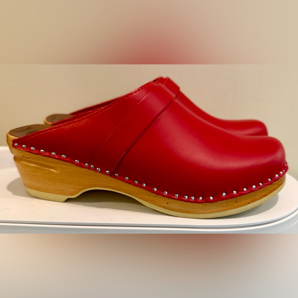 Red Troentorp Clogs